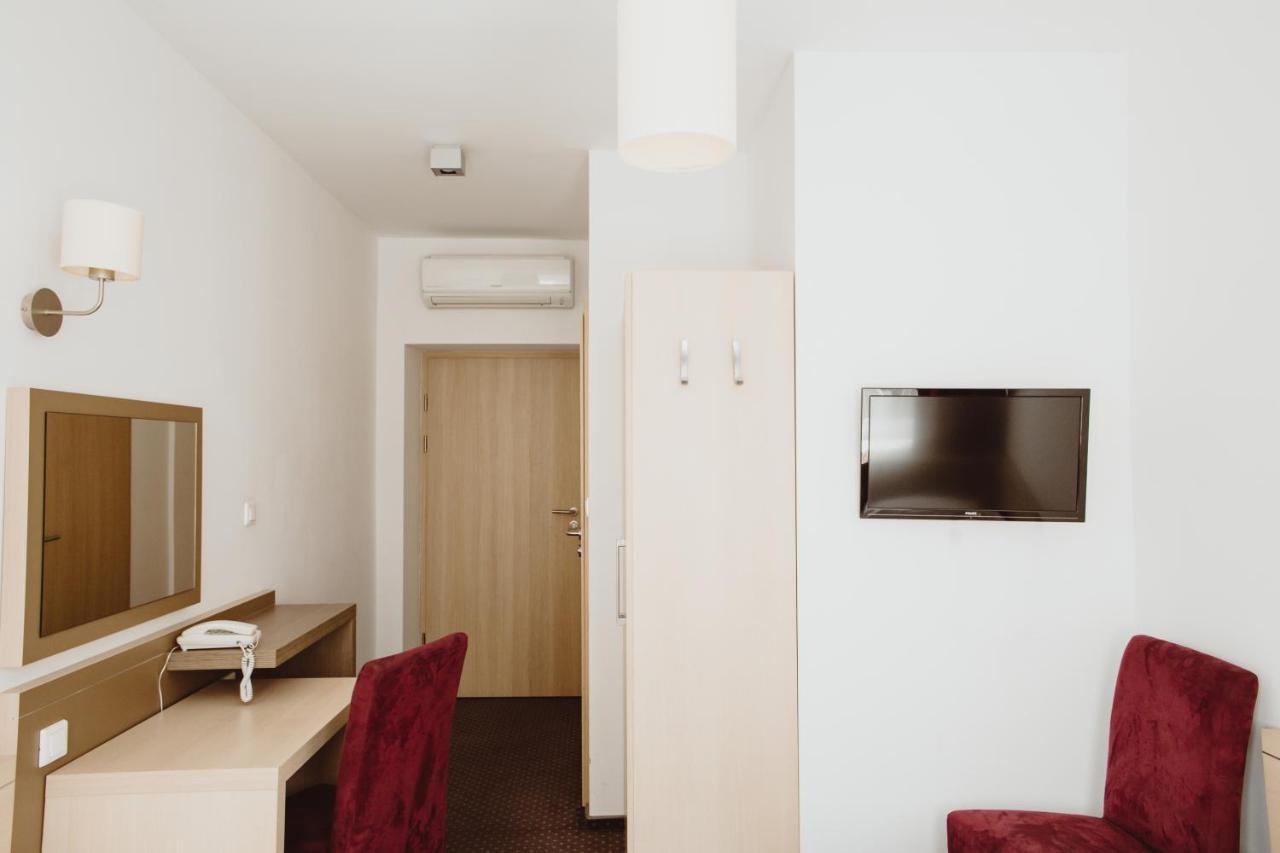 Arche Hotel Siedlce Bagian luar foto